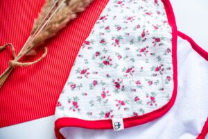 Red Rose Muslin Burp Cloth Lielieboo