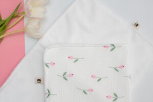 Tulip Muslin Burp Cloth Lielieboo