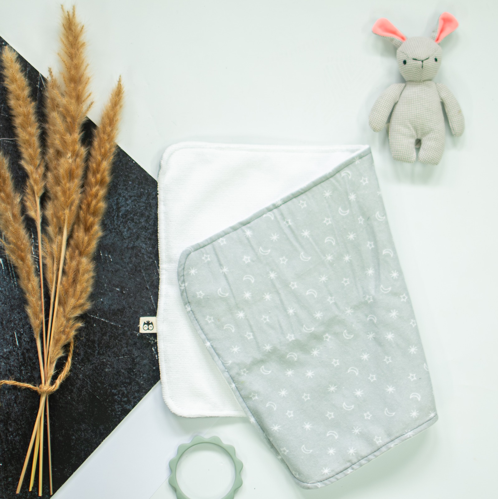 Moon and Stars Burp Cloth Lielieboo