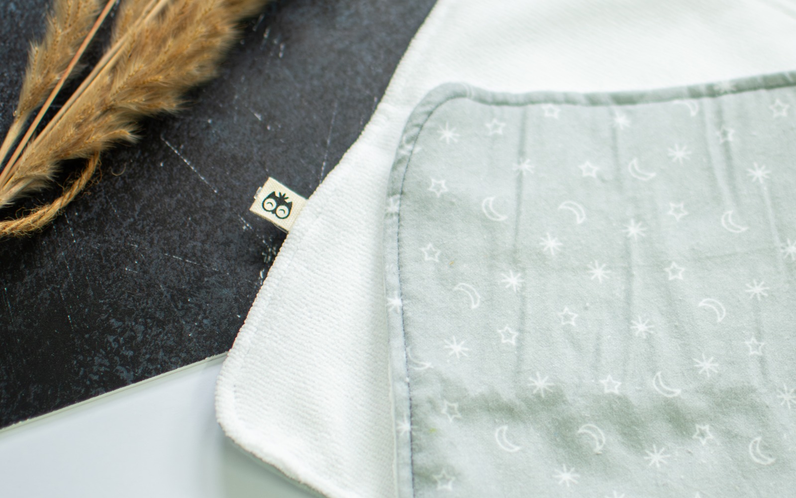 Moon and Stars Burp Cloth Lielieboo
